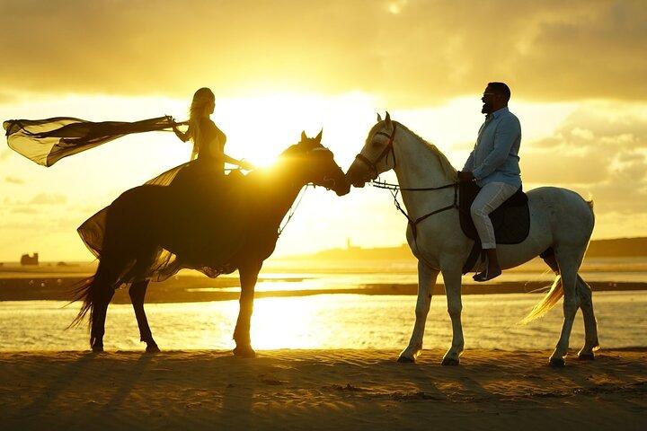 Cavalgadas em Essaouira Beach Durações flexíveis e pôr do sol