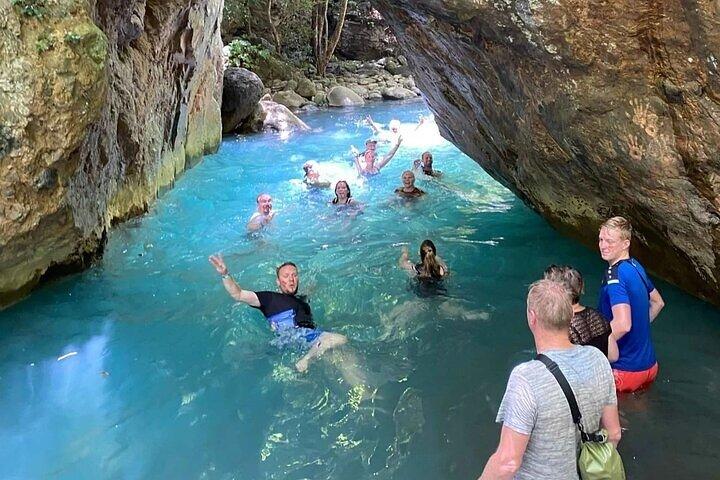 Privétour naar de La Leona-waterval met tubing, canopy tour en lunch.