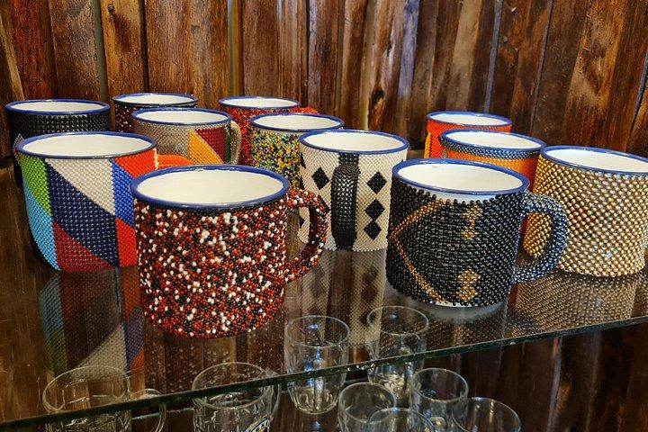Private Cultural Souvenir Shopping and Giraffe Centre Tour