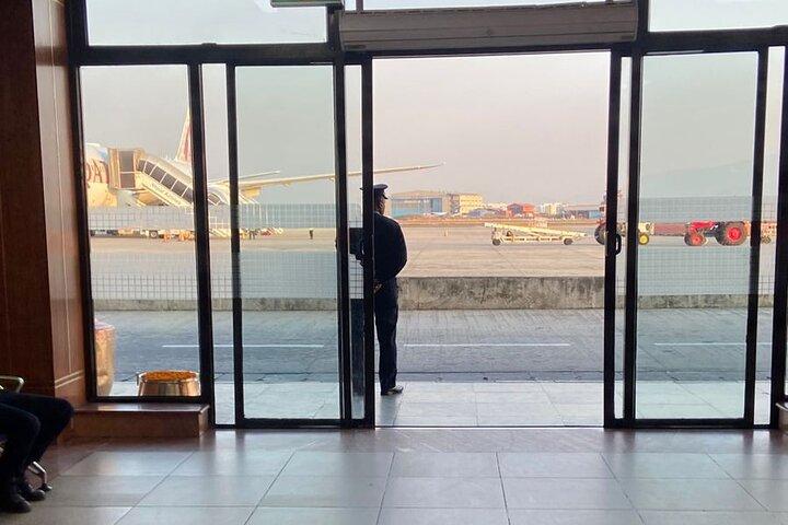 プライベートトランスファー付きカトマンズVIP空港到着ミート＆グリート