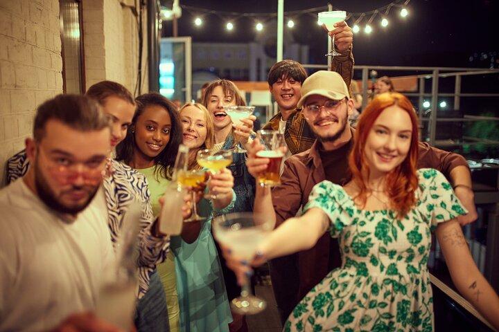 Colosseum Viewpoint Pub Crawl mit Pizza und Getränken