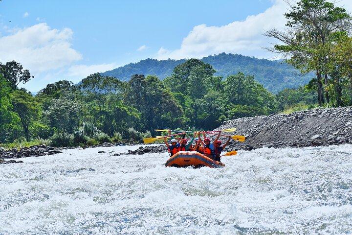 Rafting Costa Rica: Small Group Class III Rafting on Balsa River