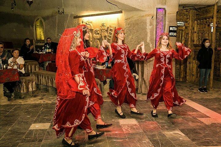 Capadocia Noche turca en el restaurante Cueva con traslado al hotel