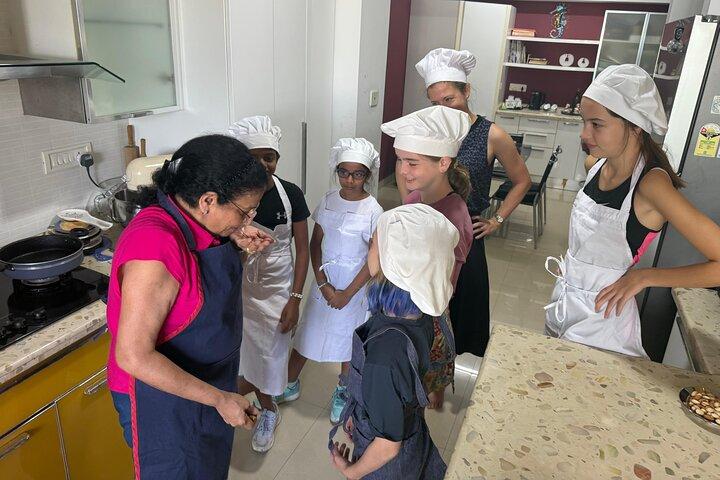 Cours de cuisine du Kerala avec Charmant Freeda dans sa maison de Kochi