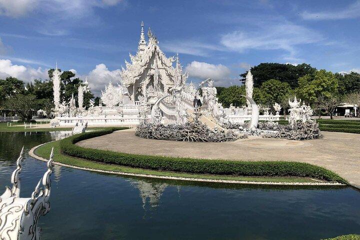 2 Tage Tour in Chiang Rai, inklusive Hotel, Mittagessen, Abholung & Transfer