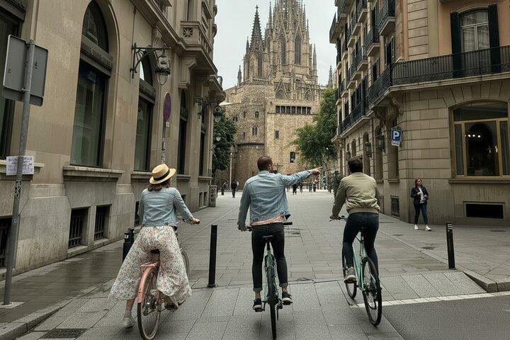 Private Fahrrad-Highlights in Barcelona & Sagrada Familia