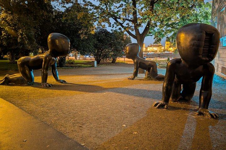 夜のプラハ ペトリンの丘から旧市街への風光明媚な散歩