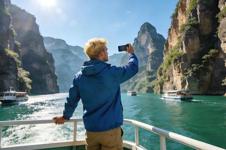 Tour privato di Pechino alla Grande Muraglia di Juyongguan e Gola di Longqing con giro in barca
