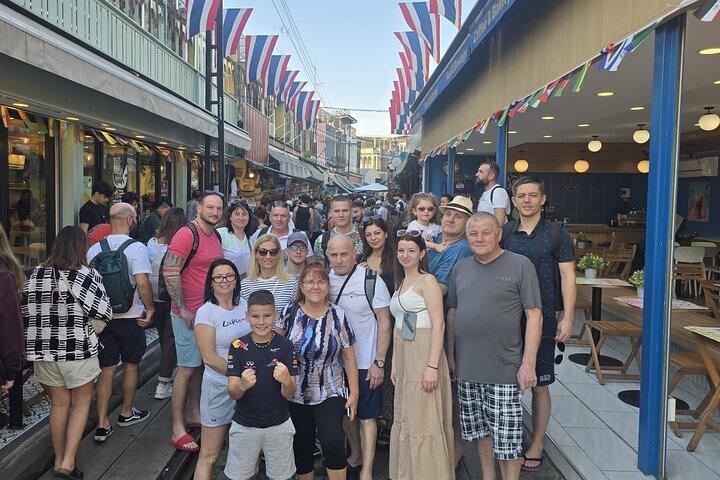 Tour privado a los mercados ferroviarios y flotantes con postres tailandeses
