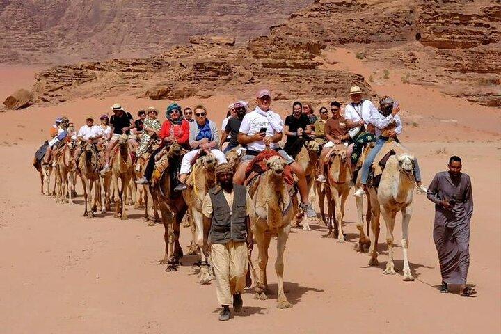 Attività privata a piedi a Wadi Musa in Giordania