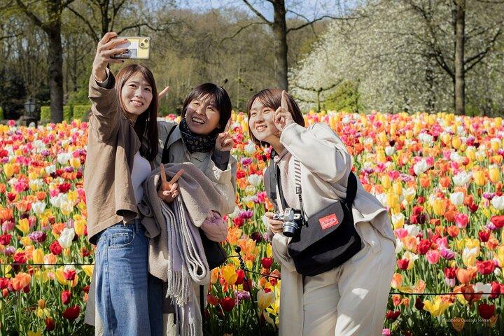 アムステルダム：キューケンホフ庭園とザーンスシャンス風車日帰りツアー