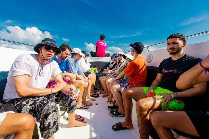サムイ島からスピードボートでタオ島とナンユアン島のシュノーケリング旅行