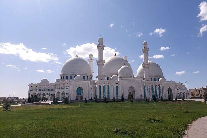 シムケント市の見どころ：ウズベキスタン国境からの終日ツアー