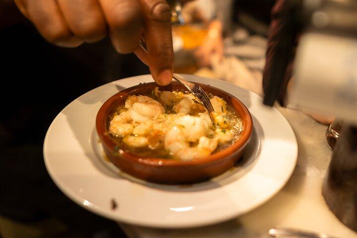 Eating Madrid: Hidden Gems Food Tour: Tapas, Vinhos e História Local