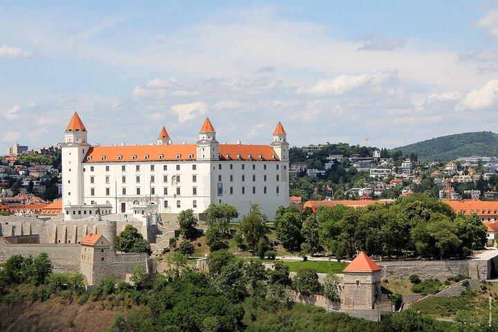 Bratislava Audio Guided Walking Tour 2h40 and 19 reviews
