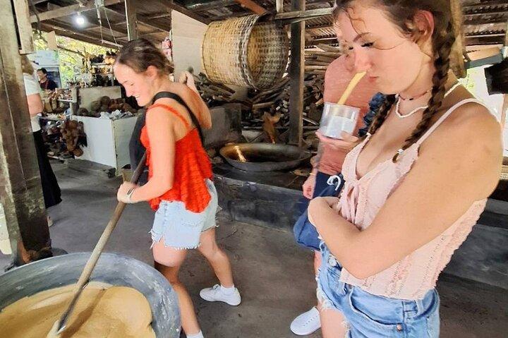 Bangkok Private Day: Flydende marked, togmarked og kokosfarm