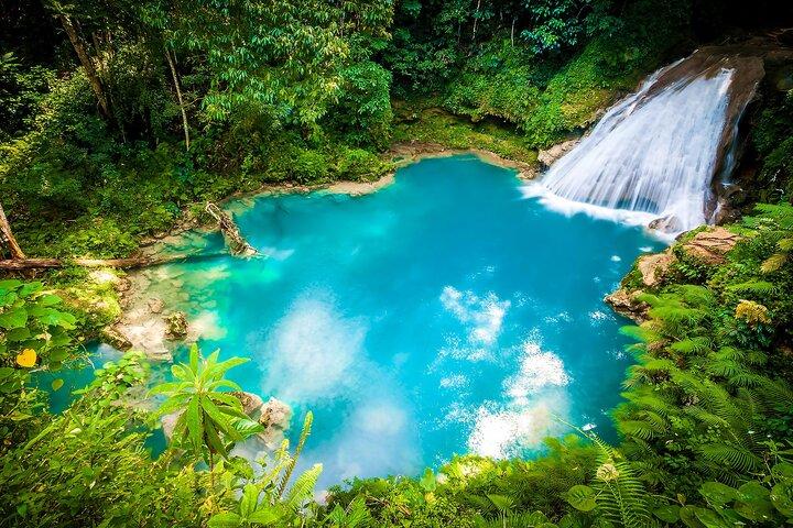 Excursão privada em Ocho Rios: Blue Hole & Konoko Falls Adventure