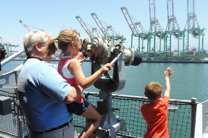 Los Angeles Walbeobachtungs- oder Sightseeing-Kreuzfahrt & USS Iowa Tour