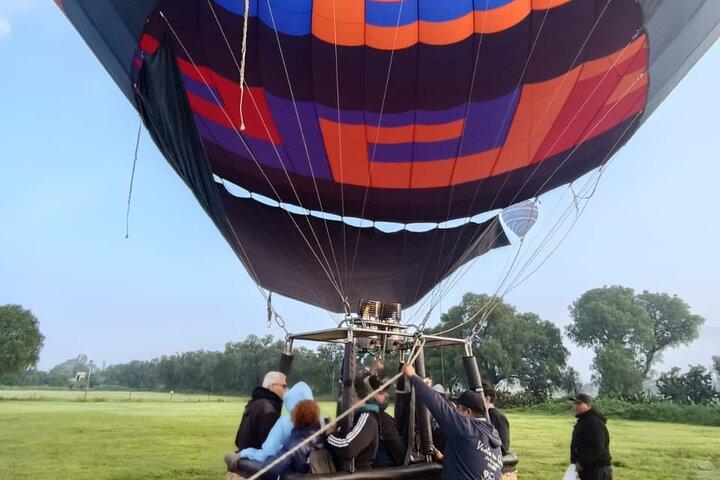Balloon in Teotihuacan : Flight & Transportation Included