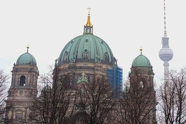 Berlin Food Tour with Full Meal & Drinks by Do Eat Better