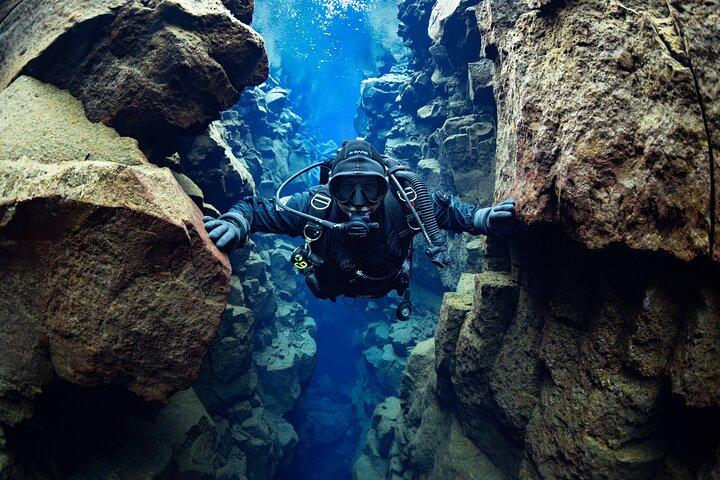 Dive The Divide: Hoteller i nærheden af Silfra Fissure Scuba Tour | Reykjavik Pickup