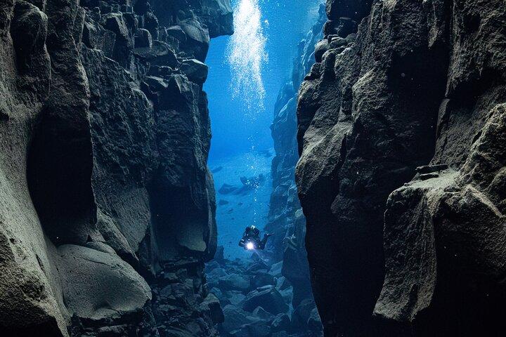 Dive The Divide: Hoteller i nærheden af Silfra Fissure Scuba Tour | Reykjavik Pickup