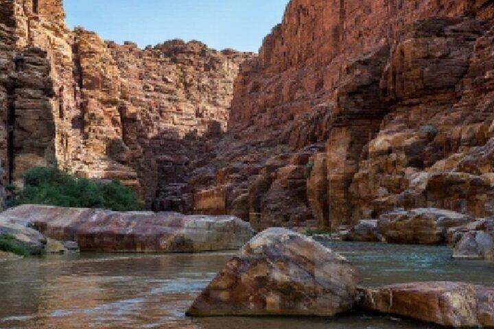 Wadi Mujib Siq Trail Excursão de um dia de Amã para Water Canyon Hike