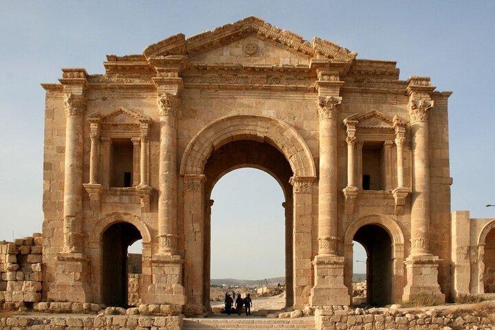 Excursão de um dia em Jerash e Castelo de Ajloun saindo de Amã
