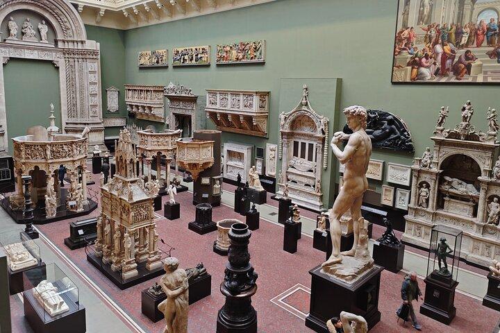 Visita privada ao Victoria and Albert Museum com especialista em arte