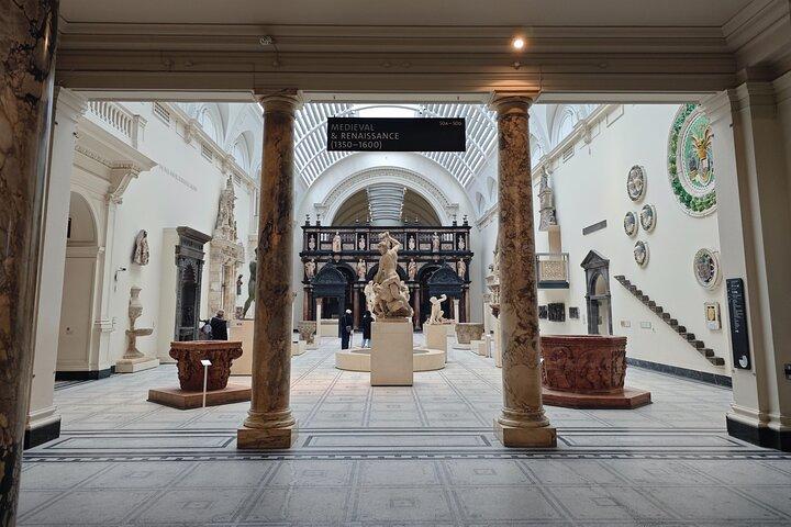 Visita privada ao Victoria and Albert Museum com especialista em arte