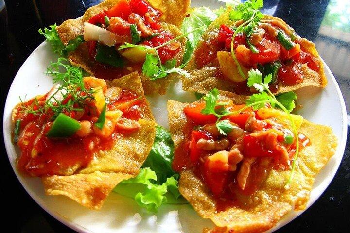 Taste of Hoi An di notte Street Food Walking Tour