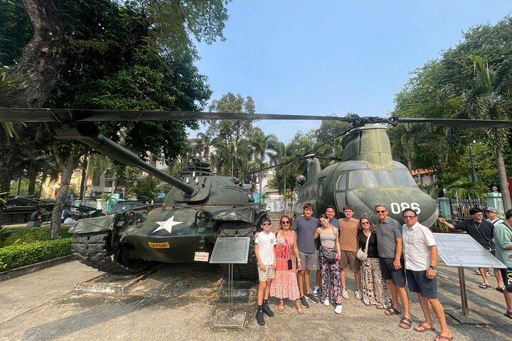 Wartime Saigon Historical Tour com almoço e insights guiados