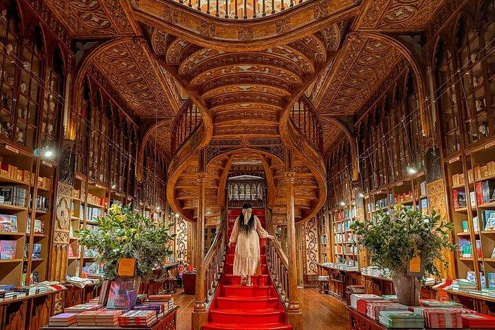 Zelfgeleide tour inclusief toegang tot boekhandel Lello