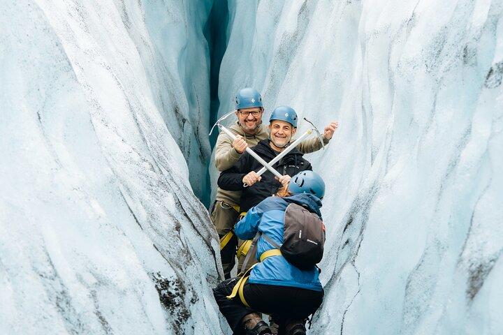 Læs mere om Blue Ice Maze Glacier Hike på Vatnajökull