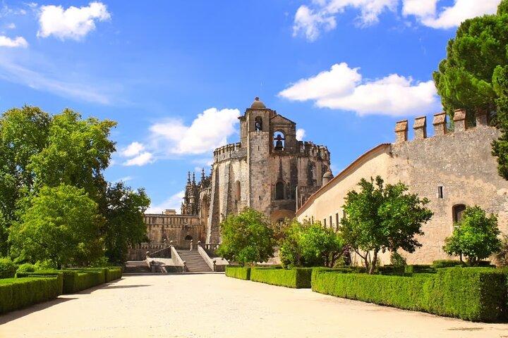 Templar Route: Tomar and Castillo de Almourol from Lisbon