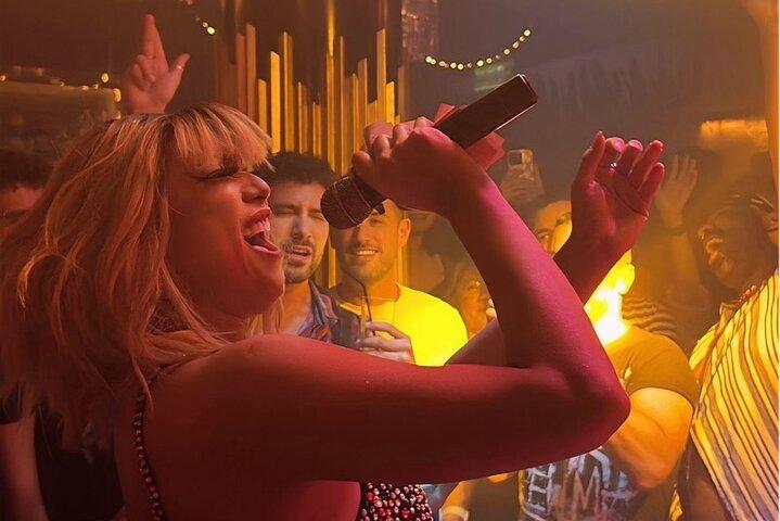 Bangkok LGBTQ Nightlife Tour com Drag e Karaoke