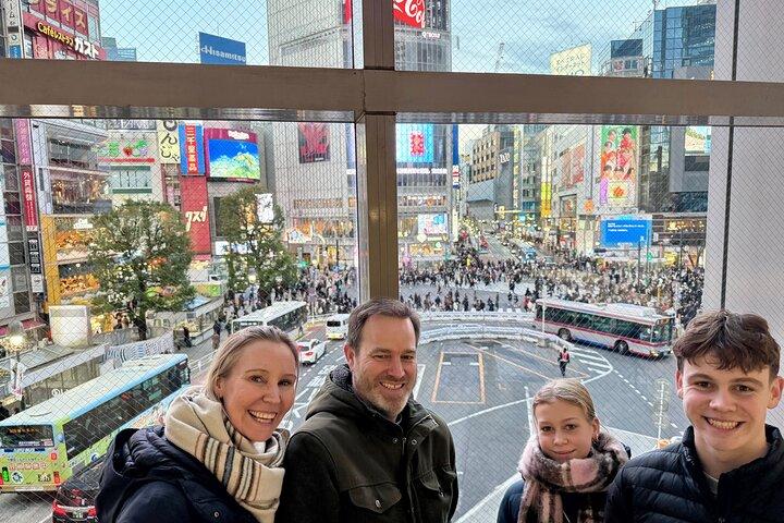 トレンディな現地ガイドと行く東京パーソナライズプライベートツアー
