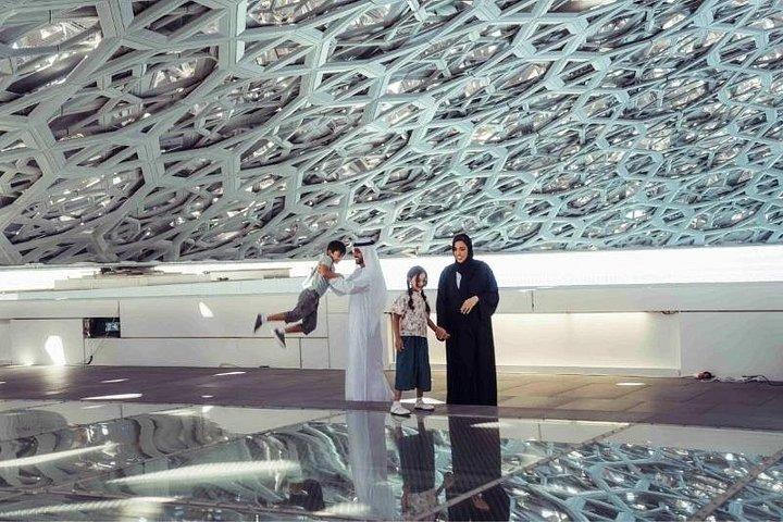 ルーブル美術館アブダビコンボ付きプライベートアブダビシティツアー