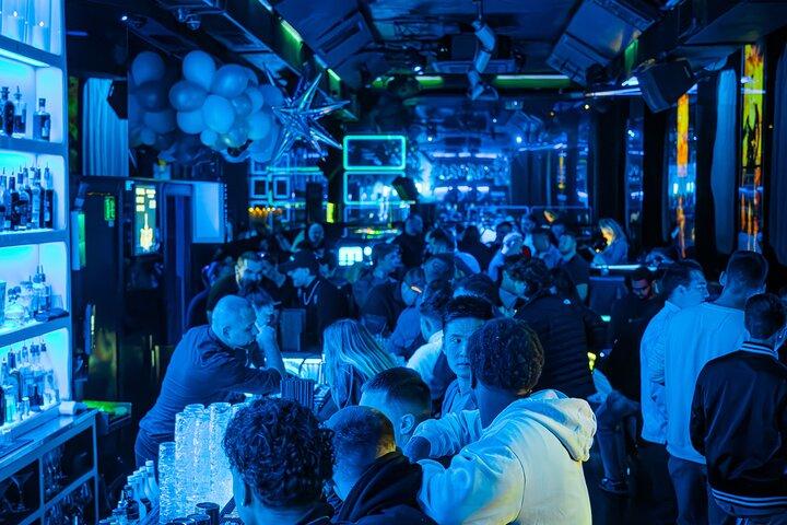 Silvester Pub Crawl in Prag, Ende im KarLovy Lazne