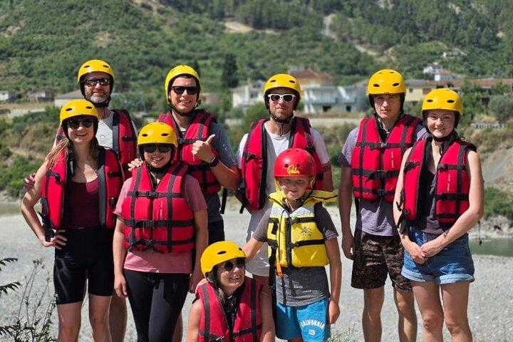 Rafting familiar Río Vjosa en Permet Albania