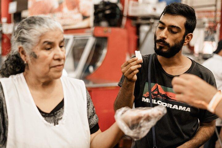 Cali Food Market Tour Galería Alameda met exotische proeverijen