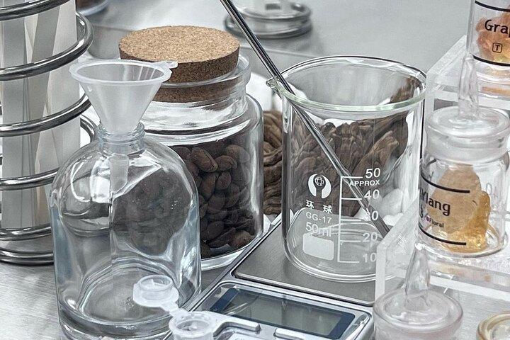 Greedy Scent Yeonnam: Custom Parfume Making Class i Hongdae