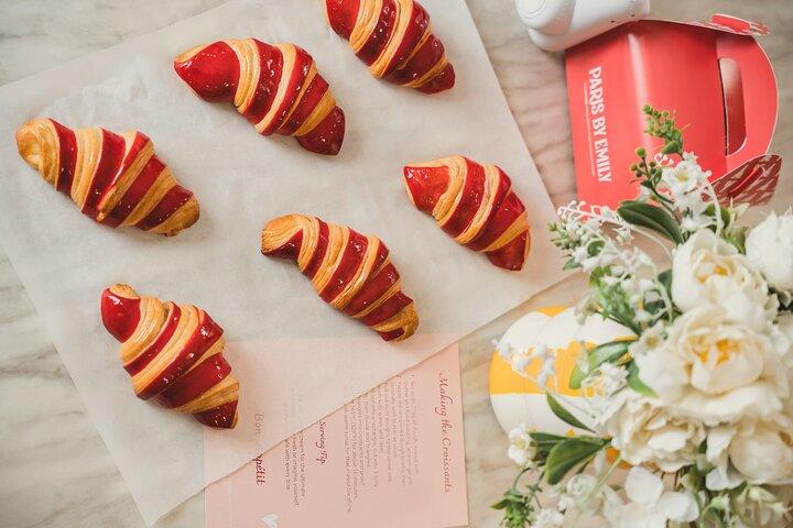 Paris Croissant Baking Class – Emily ufficiale a Parigi