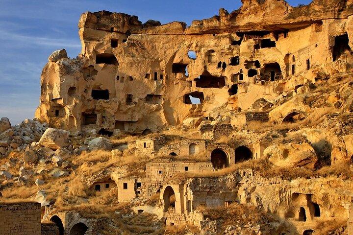 3-Day Private Istanbul & Cappadocia Tour with Flights & Hotel