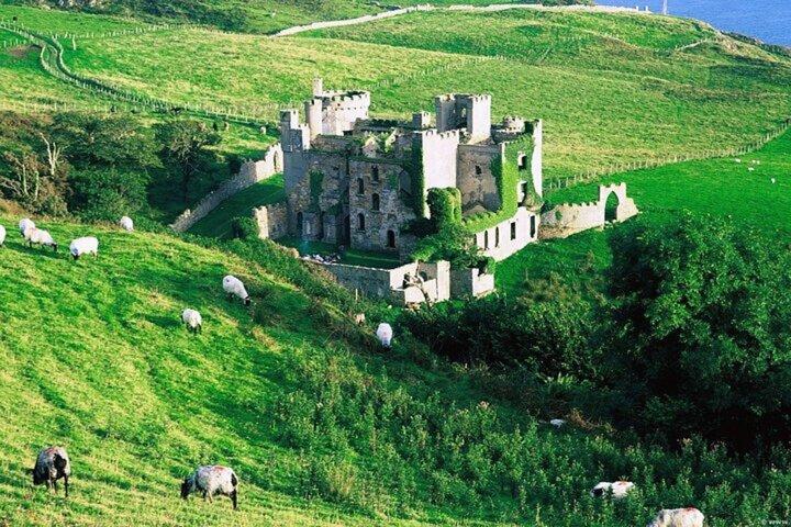 ゴールウェイ発コネマラ、カイルモア修道院、ワイルド アトランティック ウェイ ツアー