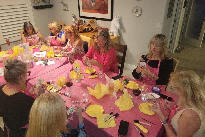 Glitz und Glam Glitter Painting Experience in Melbourne