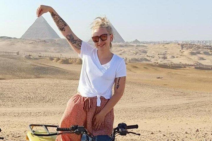 ギザピラミッドプライベートツアーATV、ラクダ乗り、ランチ、ディナークルーズ