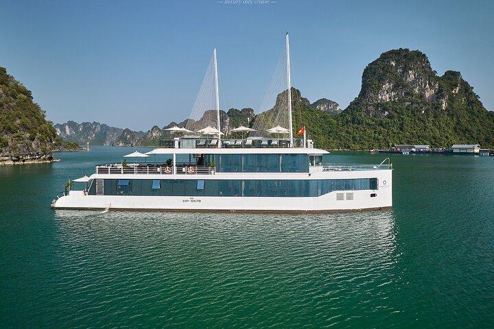 Excursão de luxo em Halong Bay em Jade Sails Cruise - All inclusive