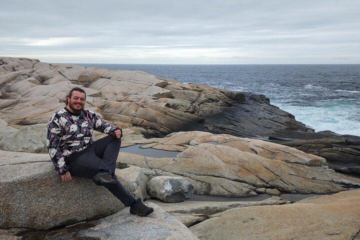 Peggy’s Cove & Fisherman’s Cove: The Small-Group EV Van Tour