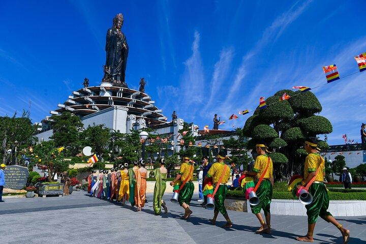Black Virgin Mountain, Cao Dai Tempel und Cu Chi Tunnel Tour